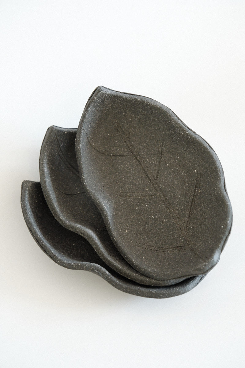 Tea Leaf Plate - Gunmetal (Handmade from Shigaraki)